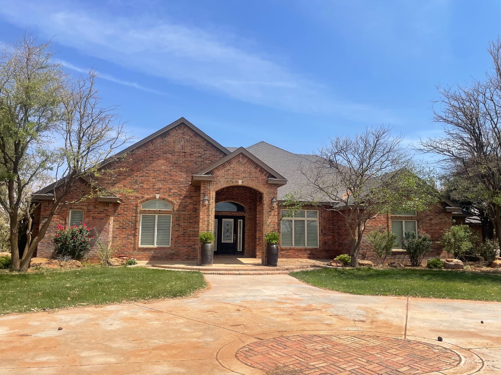Exterior painting in Lubbock Tx. By luxeline painters of Lubbock. Fascia, and soffit