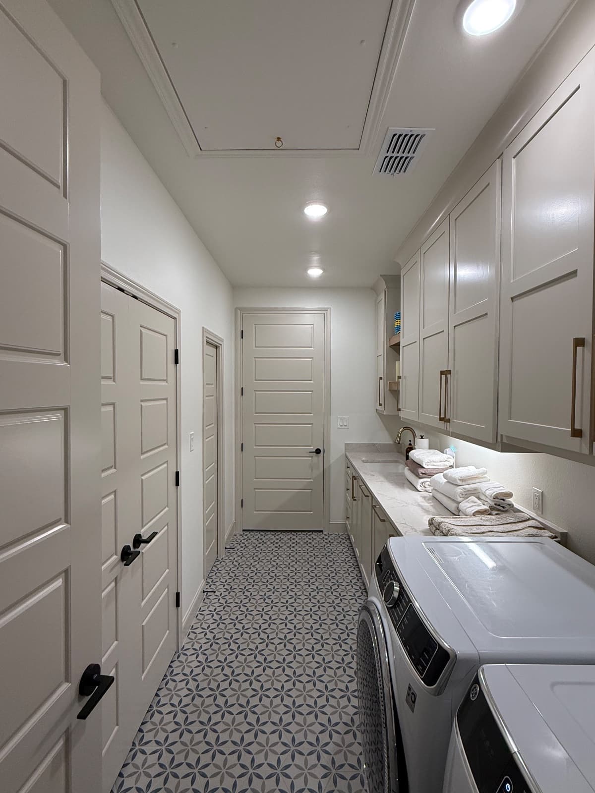Full Laundry Repaint Cabinets & Walls by Luxeline Painters in Lubbock Tx