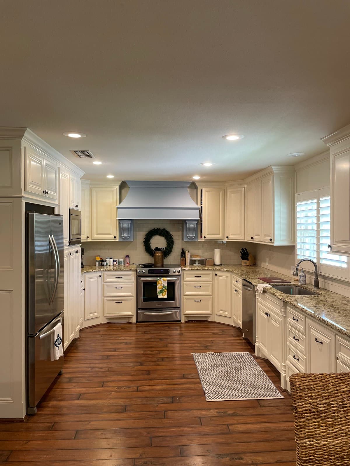 Finished cream kitchen